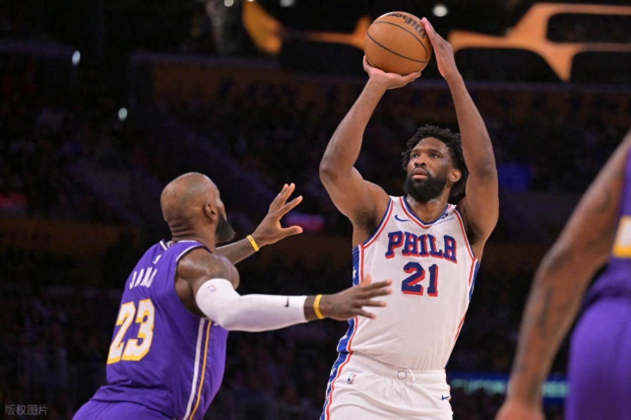 博鱼APP-东契奇伤退，湖人逆转76人，谁是赢球功臣？数据不说谎！里皇太强